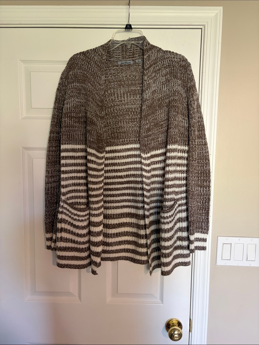 Jason Maxwell Beige and White Marled Knit Sweater